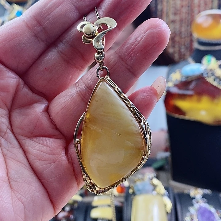 琥珀颈饰银S925镶嵌吊坠