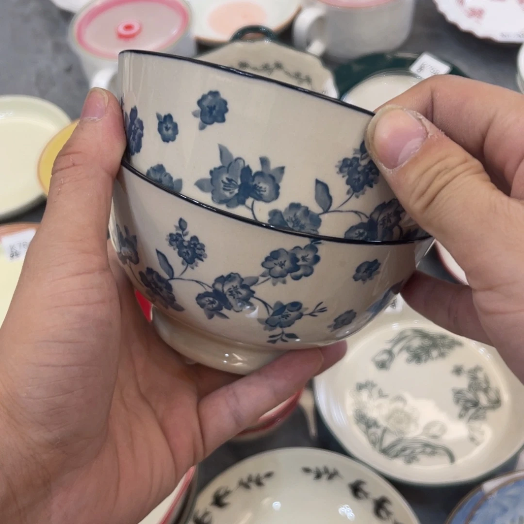 陶瓷微瑕餐具介意勿拍，满18飞！