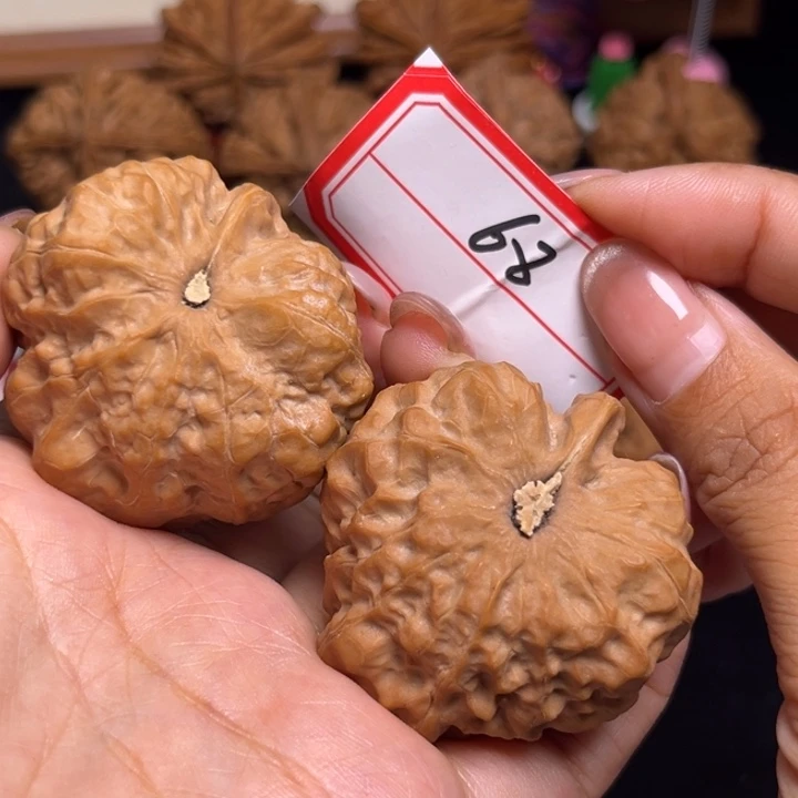 爱***呀文玩核桃吊坠44一帆风顺68