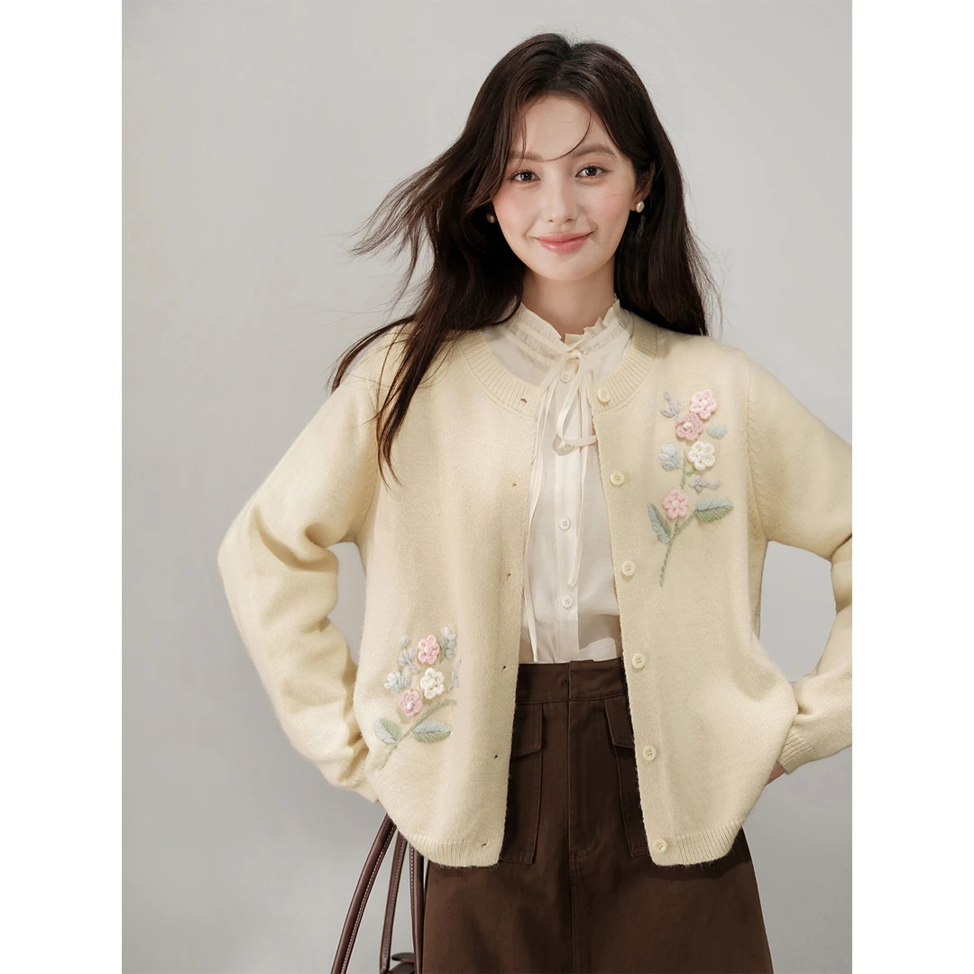 木易易 温柔风立体花朵刺绣针织开衫女韩系早秋穿搭毛衣外套上衣