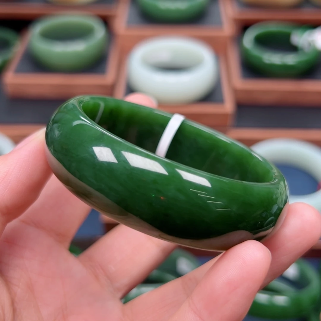 未镶嵌手镯和田玉（碧玉）