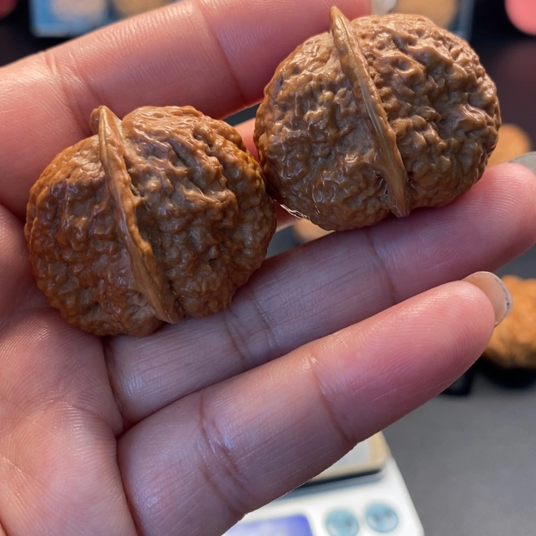 文玩核桃把件鱼籽蛙37