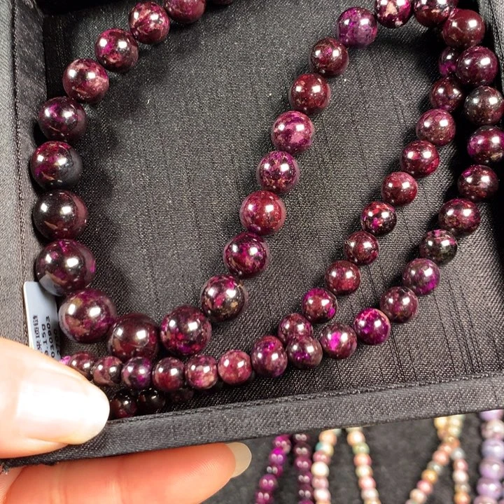 未镶嵌苏纪石（舒俱来）颈饰