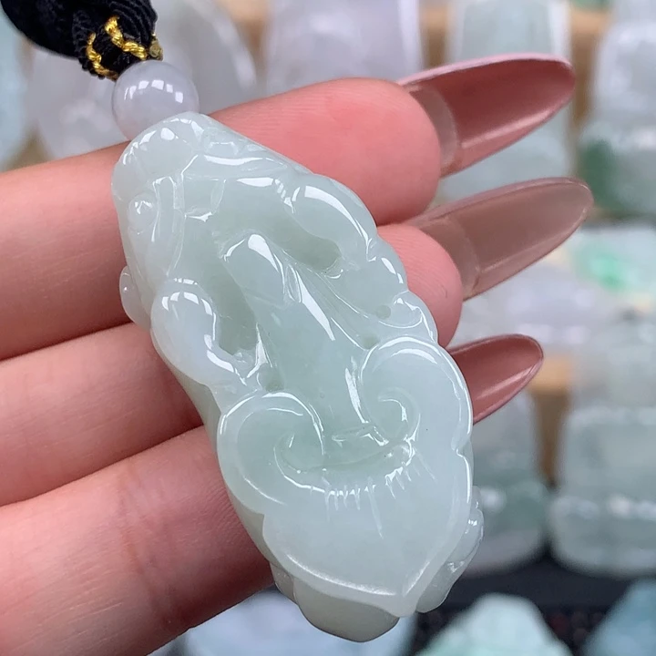 颈饰未镶嵌翡翠貔貅