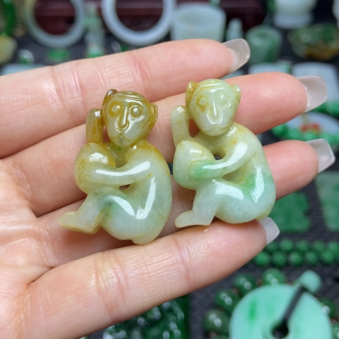 翡翠未镶嵌挂件清