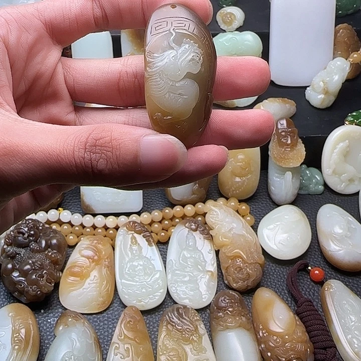 和田玉未镶嵌颈饰