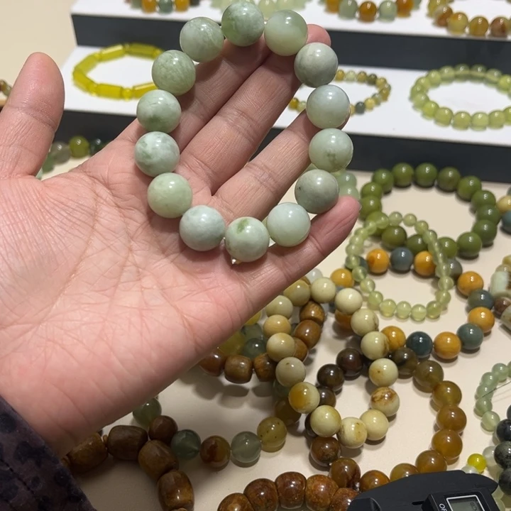 蛇纹石玉未镶嵌手链卡16微瑕