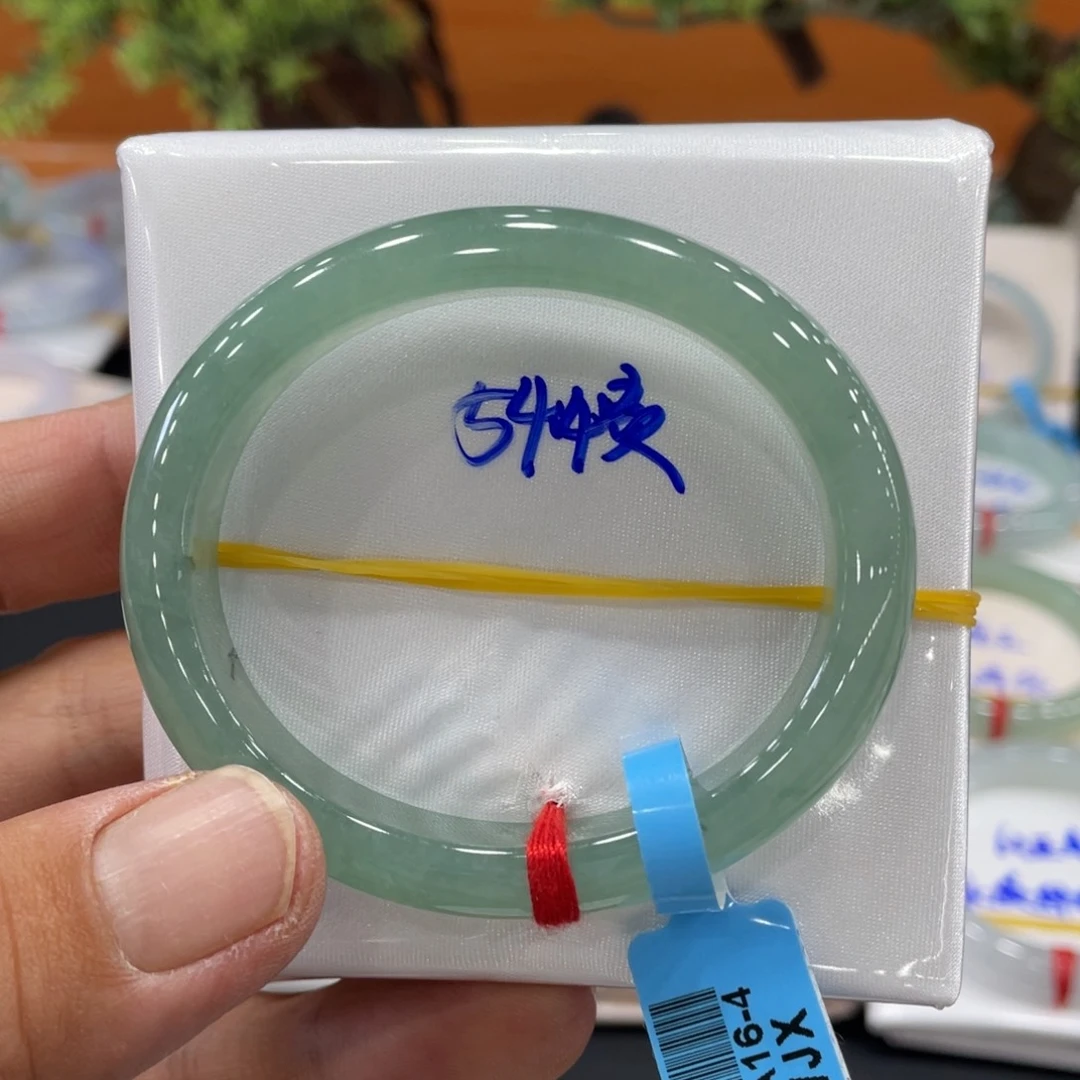 未镶嵌手镯翡翠缅甸