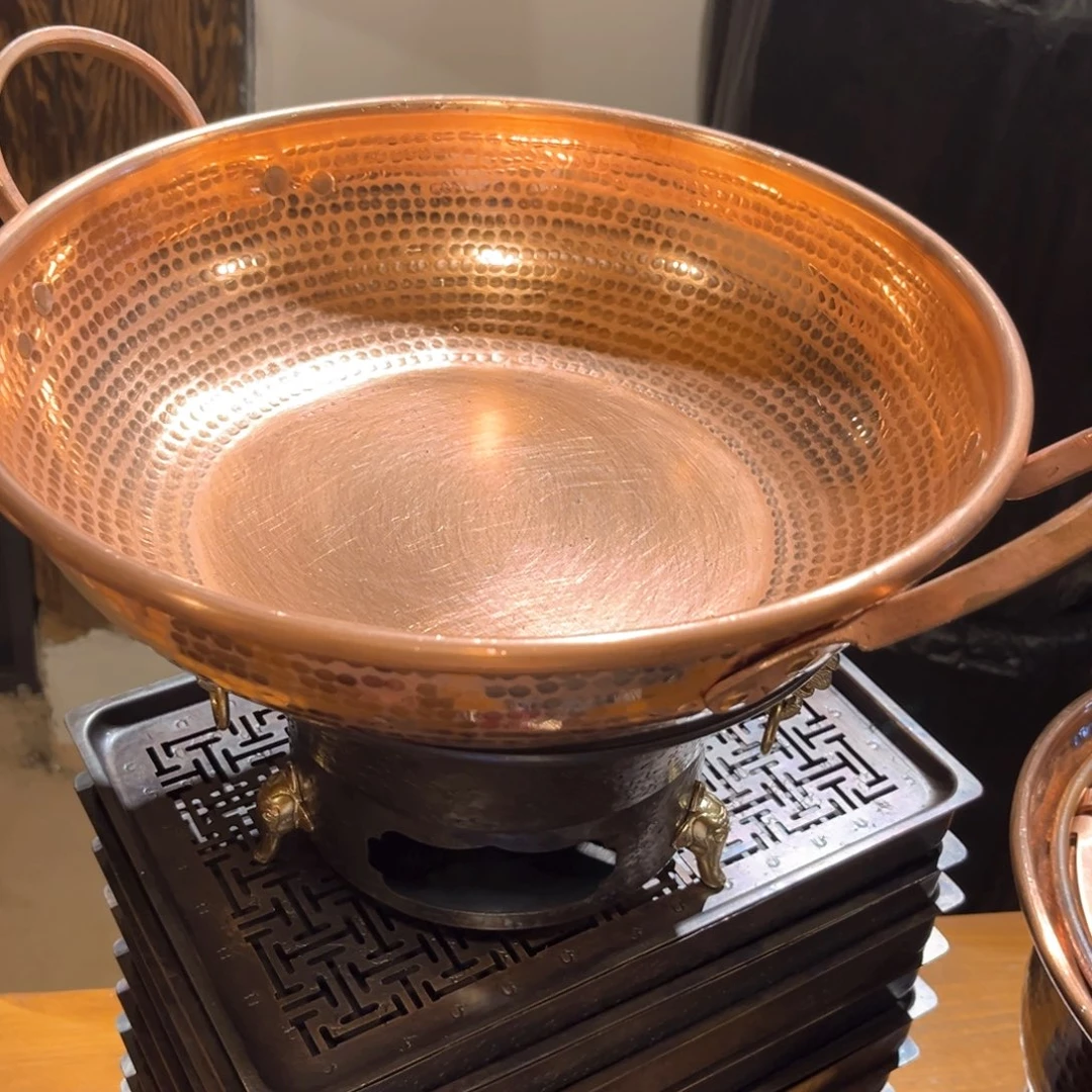 32原色电磁炉炒锅手工锻打工艺