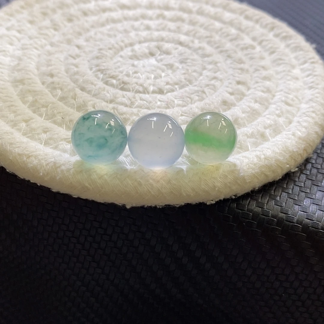 未镶嵌挂件翡翠多样发其一