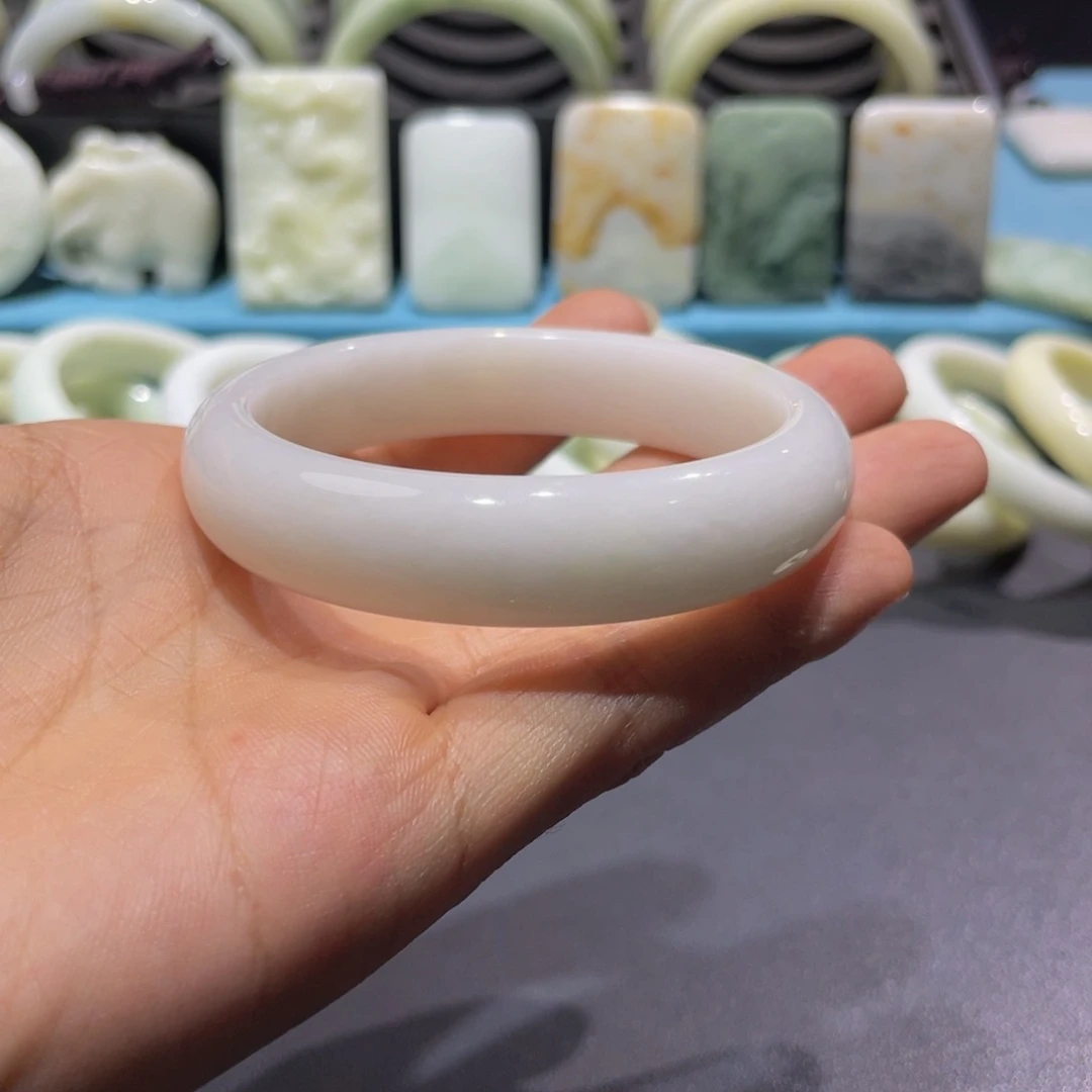 蓝田玉（蛇纹石化大理石玉）手镯未镶嵌?****"