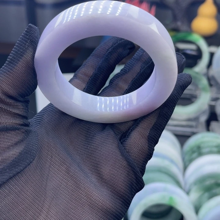 定制翡翠未镶嵌手镯