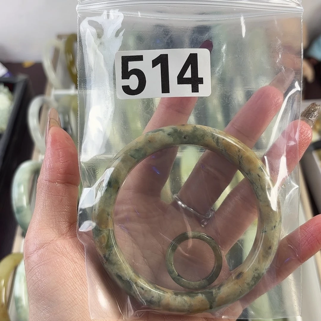 蛇纹石玉手镯未镶嵌b****唧