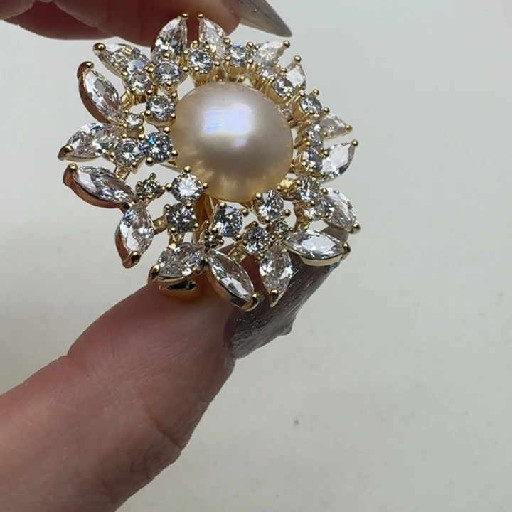 拼合珍珠（马贝珠）胸针未镶嵌