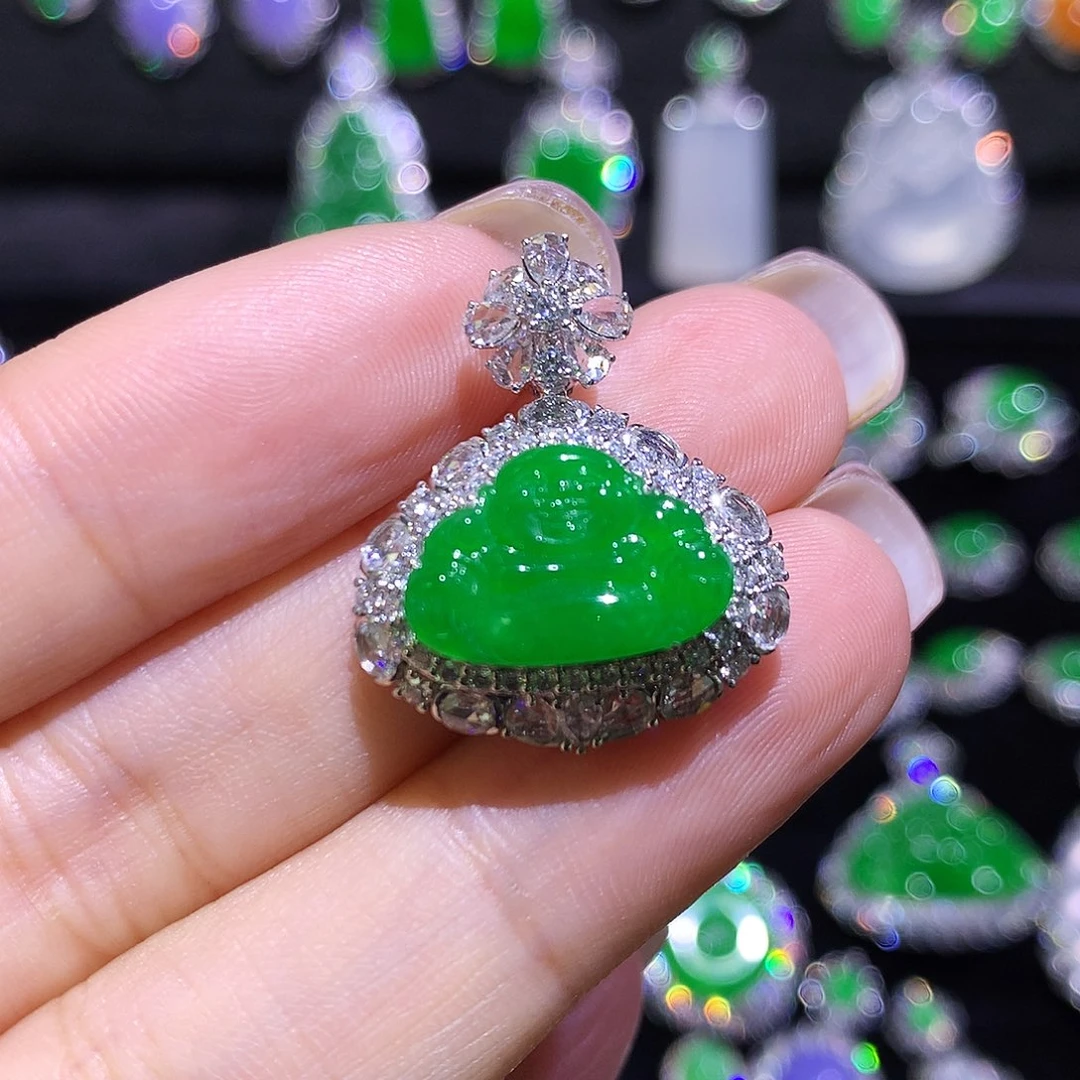 翡翠18K金镶嵌颈饰高冰满绿一刀切