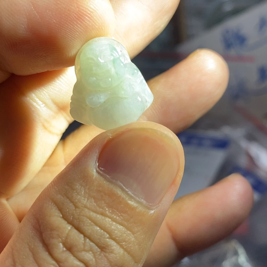 颈饰未镶嵌翡翠好
