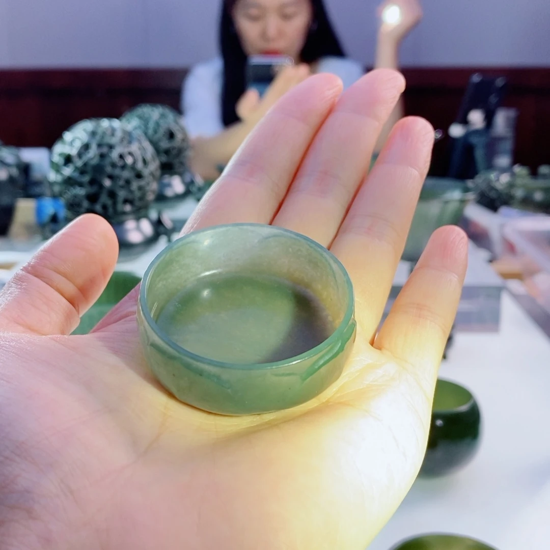 未镶嵌和田玉（青玉）摆件微瑕