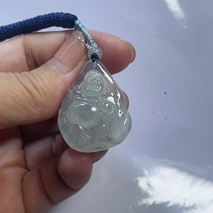 翡翠未镶嵌颈饰冰佛