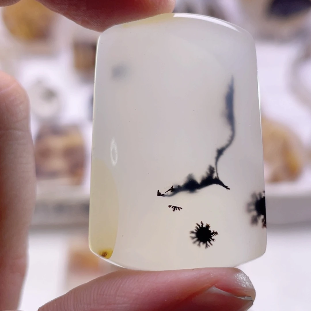 玛瑙/玉髓未镶嵌珠宝奇石