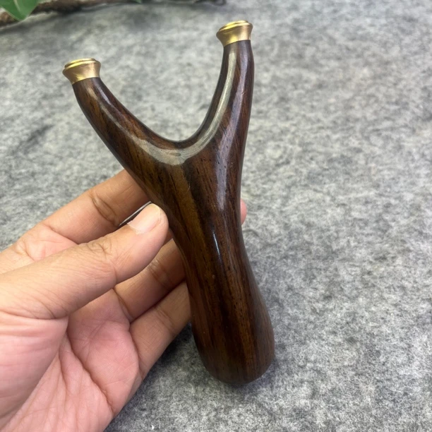 黑檀快压火蓝刀锋扁皮实木弹弓适合户外使用