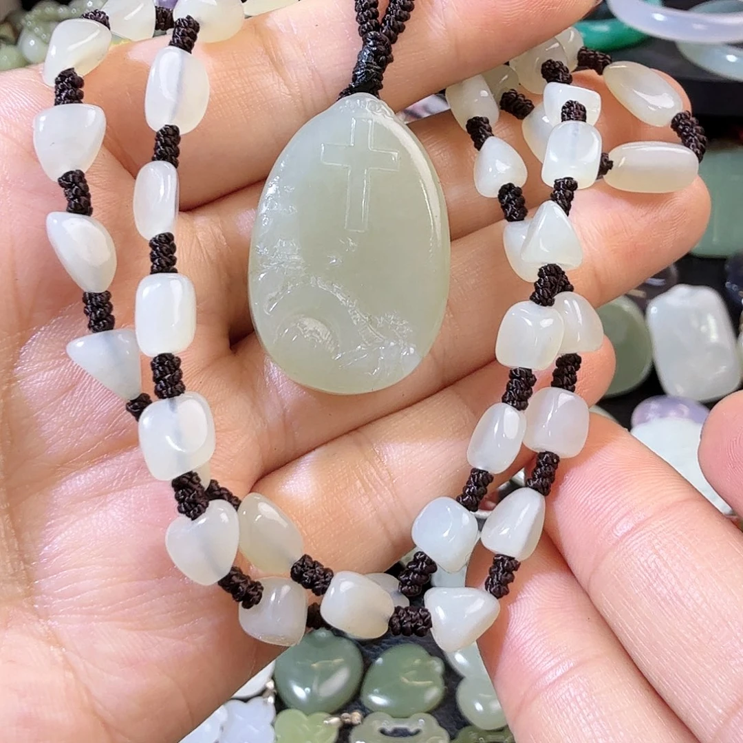 和田玉未镶嵌颈饰