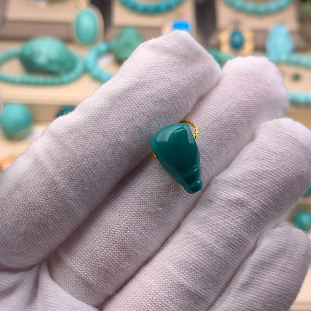 绿松石未镶嵌珠宝奇石9