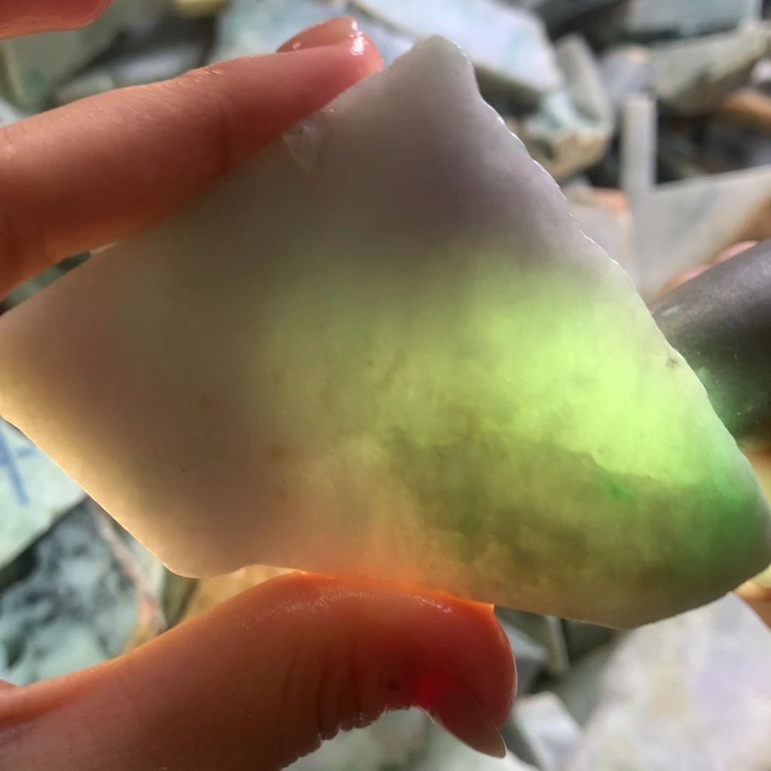 翡翠颈饰未镶嵌缅甸翡翠