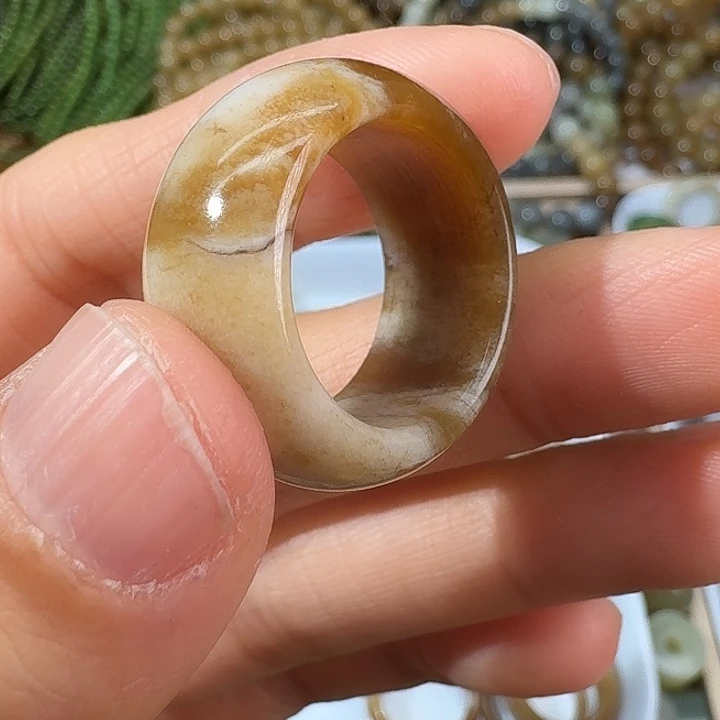 秋***秋和田玉未镶嵌戒指18.7内径44