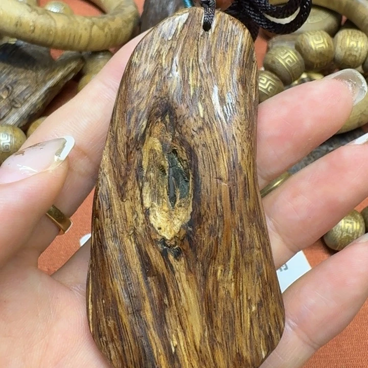 大叶紫檀（黑酸枝木类）