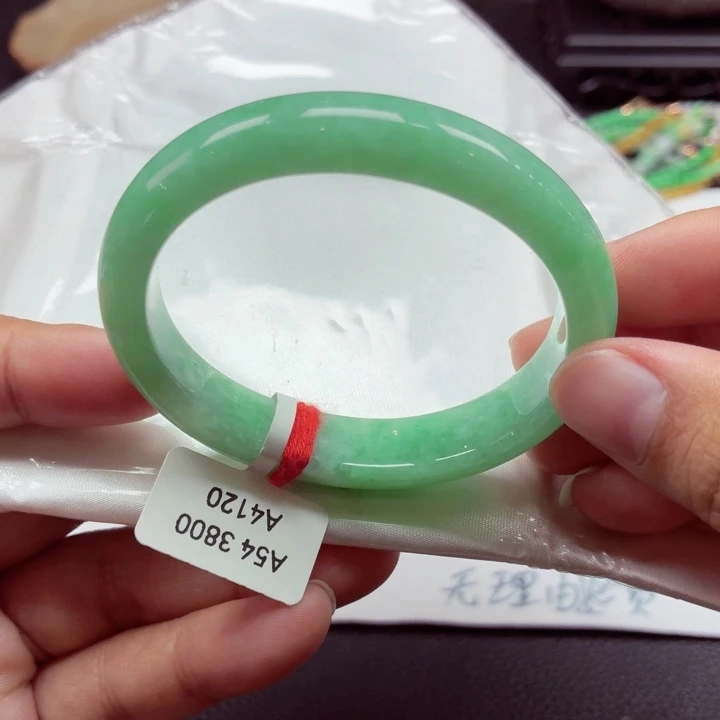 翡翠未镶嵌手镯（贵妃镯）天然缅甸A货翡翠