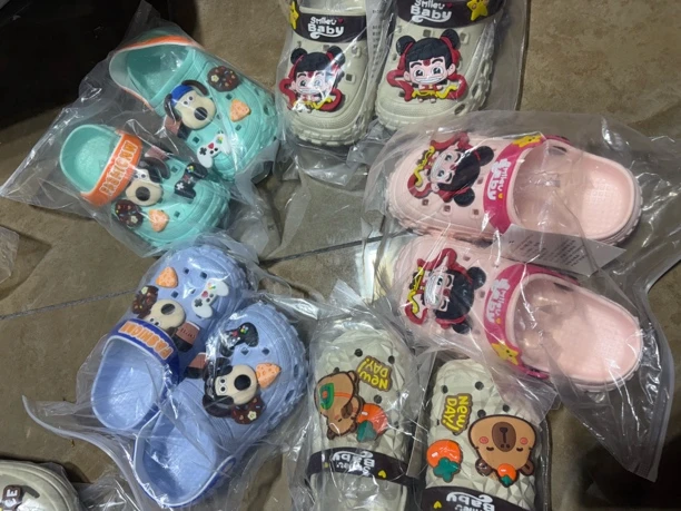 200-399编号微瑕疵拖鞋亲子款无味夏季洞洞鞋EVA软底防滑男女童