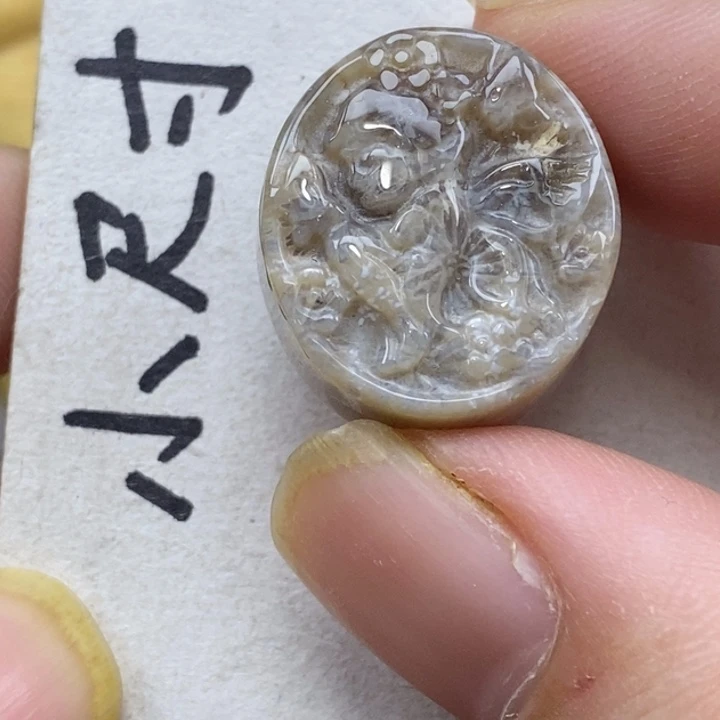 硅化珊瑚（珊瑚玉）未镶嵌颈饰