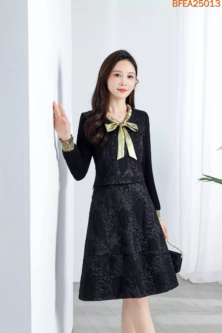 25013商场同款25款套头法式长袖荡领时尚气质显瘦长款收腰连衣裙