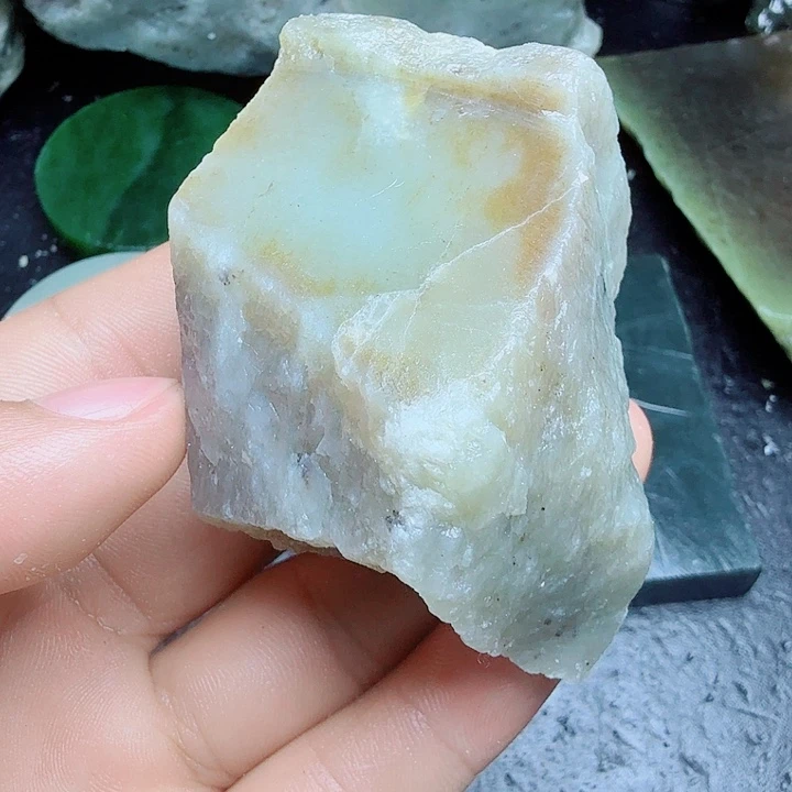 未镶嵌和田玉（糖玉）珠宝奇石