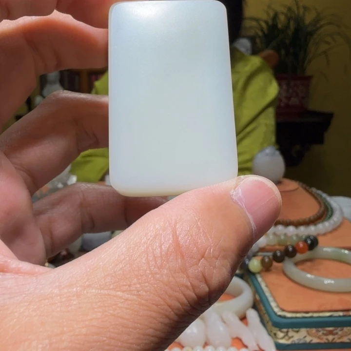 和田玉未镶嵌车挂