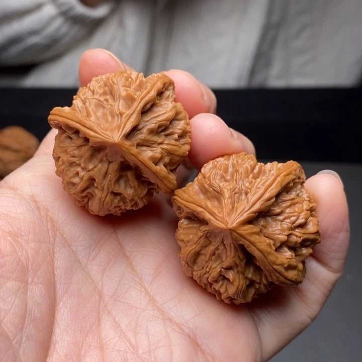 把件文玩核桃三棱38