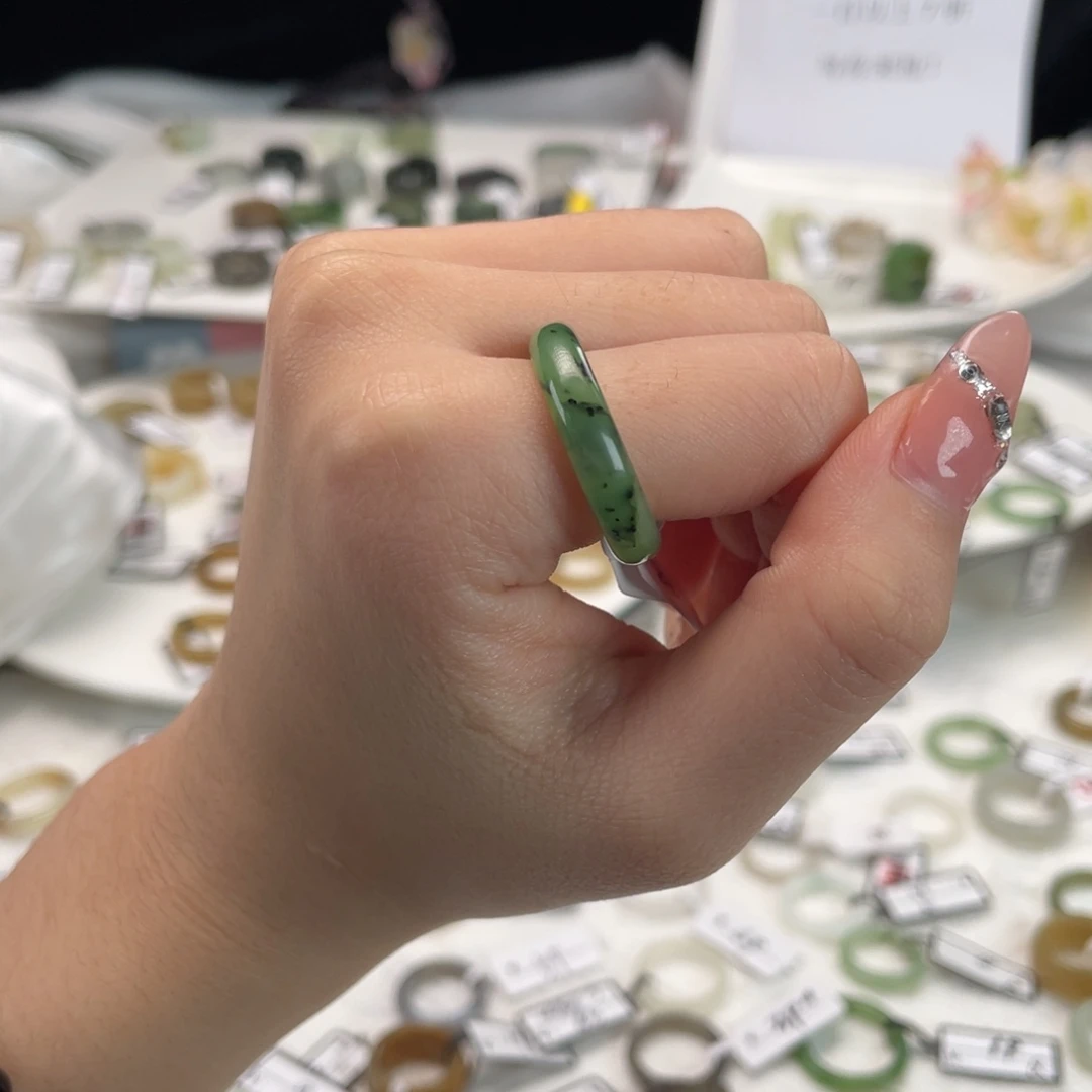 和田玉未镶嵌戒指M39乌兰海细条18.6