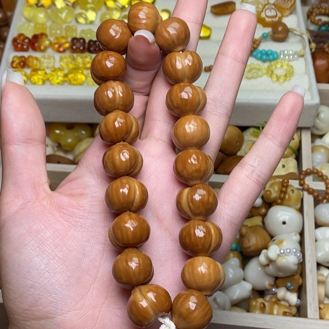 猴头核桃手串17手持