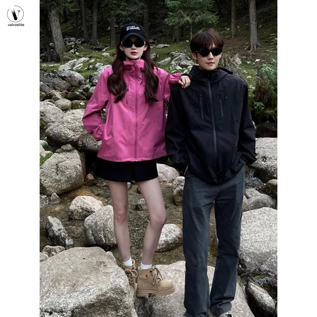 VALVOELITE早秋时尚韩系短款冲锋衣外套女新款薄款休闲运动登山服