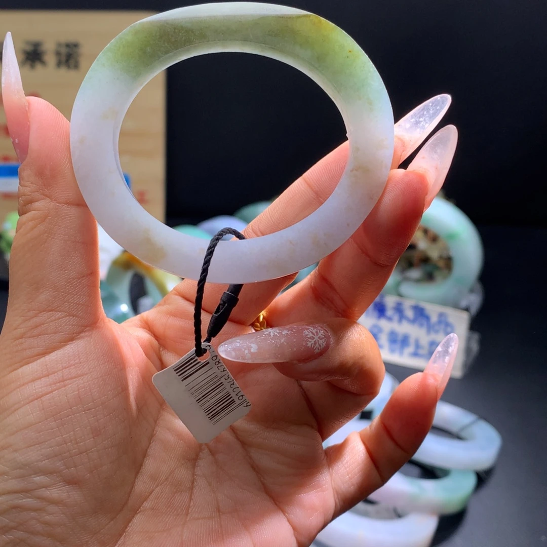 定制翡翠未镶嵌贵妃