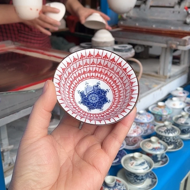 青花釉下彩杯子哈