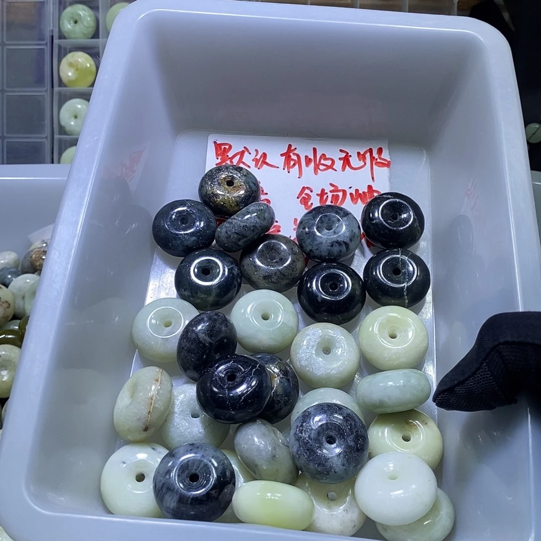 合金蛇纹石玉颈饰385