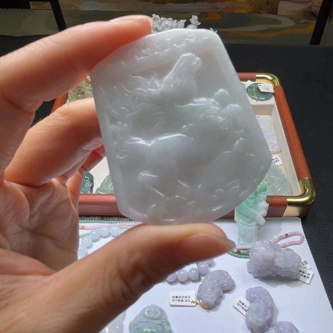 翡翠未镶嵌颈饰翡翠13