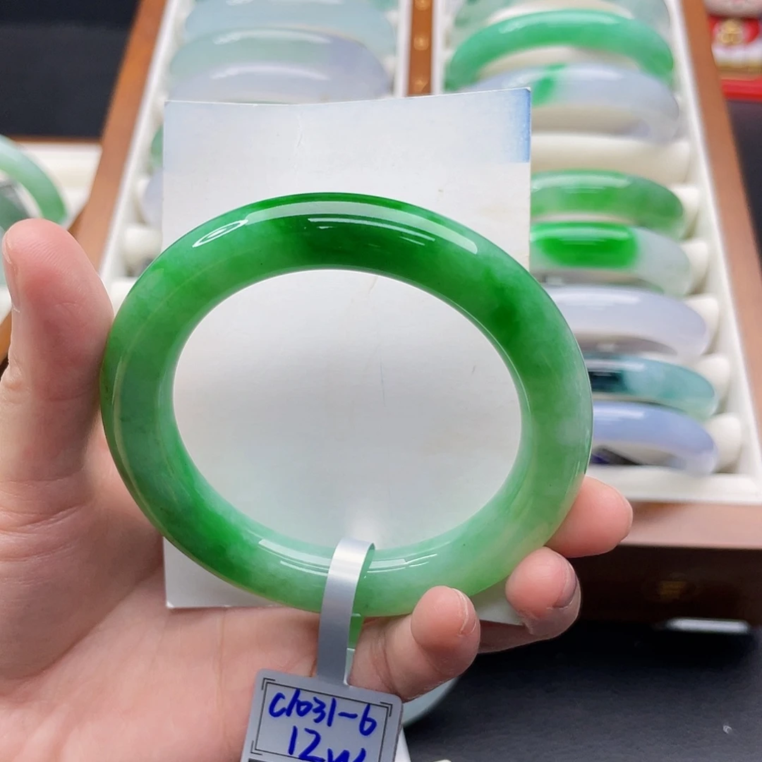 翡翠未镶嵌手镯54辣绿