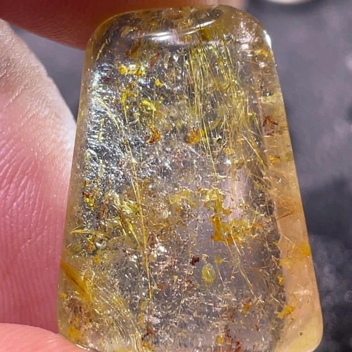 用***8发晶颈饰未镶嵌钛晶