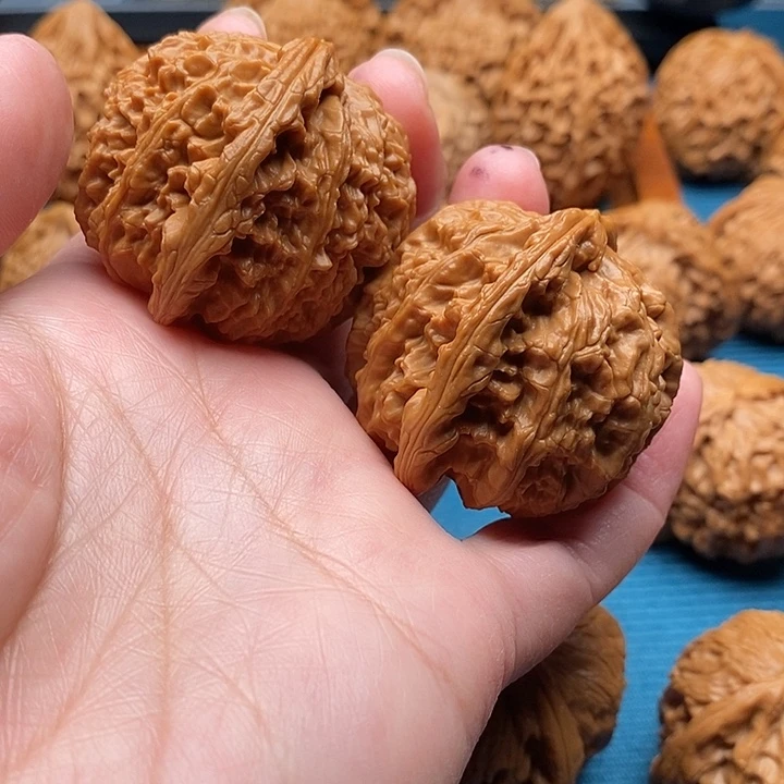 @***森白狮子42已打底手把件