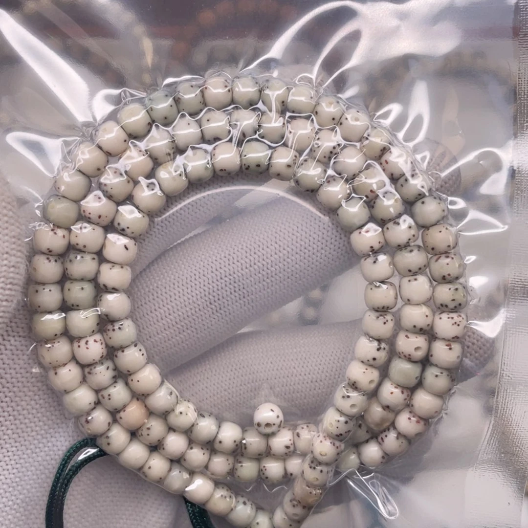手串星月菩提糯冰玉化料通体留白6x5