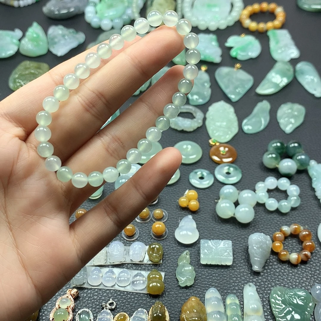 翡翠未镶嵌颈饰手串