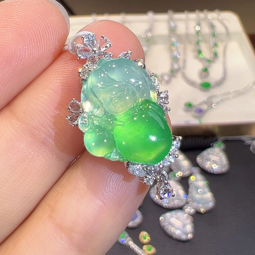 翡翠18K金镶嵌颈饰