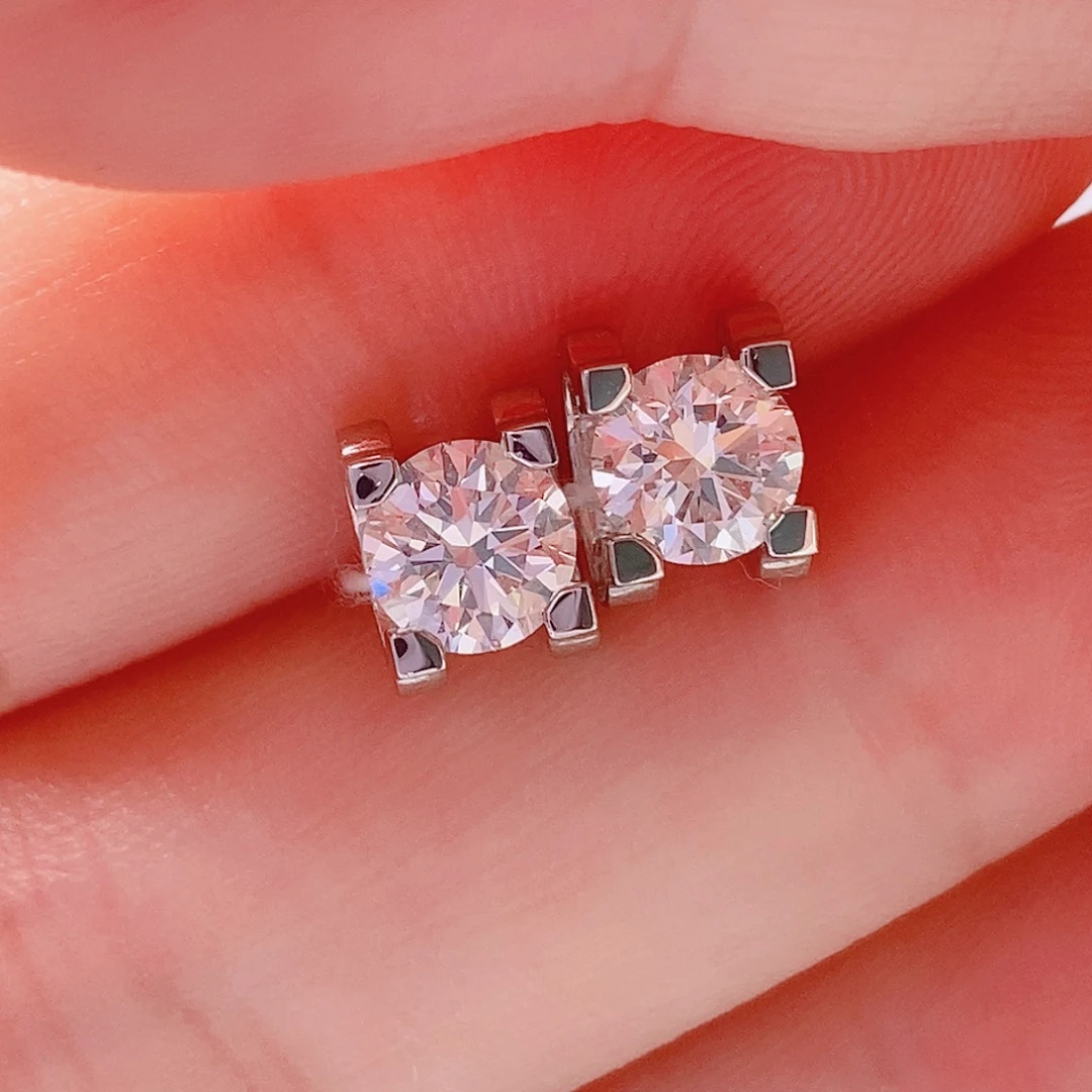 耳饰铂Pt950镶嵌实验室培育钻石0.5ct +0.5ct 牛头耳钉